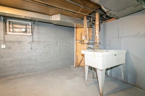 3812 Roberts St, Milwaukee WI  53208-1841 exterior