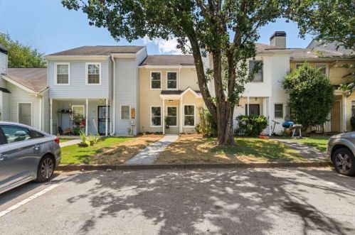 2182 Wellington Cir, Lithonia, GA 30058-7969