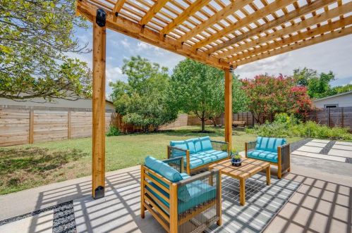 5405 Fairmont Cir, Austin TX 78745-2757 exterior