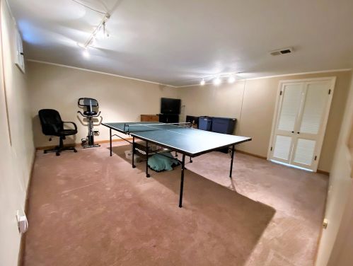 5086 Colonial Ct, Milwaukee WI 53220-2013 exterior