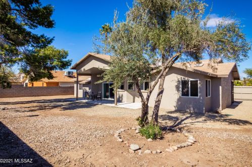 1841 Arroyo Vista Dr, Tucson AZ 85718-5429 exterior