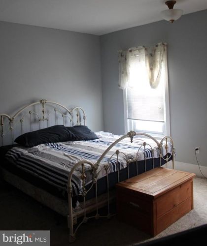 6705 Glenloch St, Philadelphia PA 19135-2224 exterior