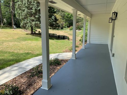 2565 Hawthorne Dr, Atlanta GA 30345-2039 exterior