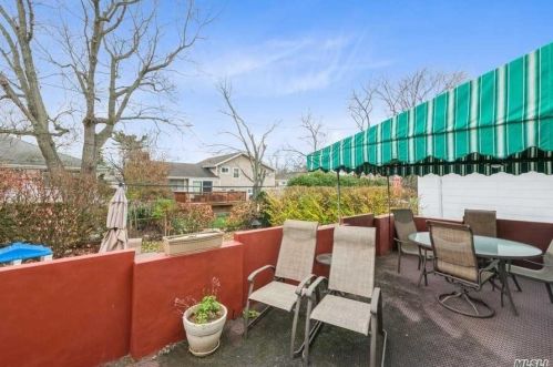 840 Fanwood Ave, Valley Stream NY 11581-3102 exterior