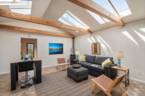 2122 Sacramento St, Berkeley CA 94702-1905 exterior