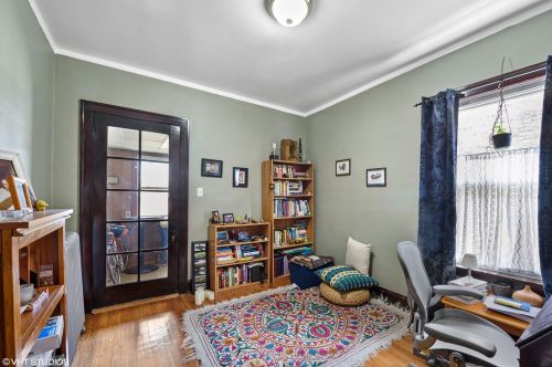 2220 37th St, Chicago IL 60609-1039 exterior