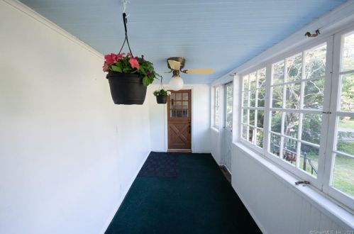 21 Read St, Deep River, CT 06417-1918