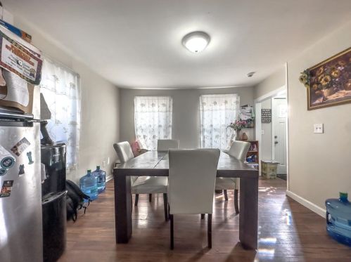 68 Mowry St, Providence RI 02908-2532 exterior