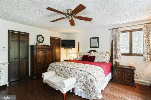 799 Laurel Wood Ln, Hanover PA 17331-6868 exterior