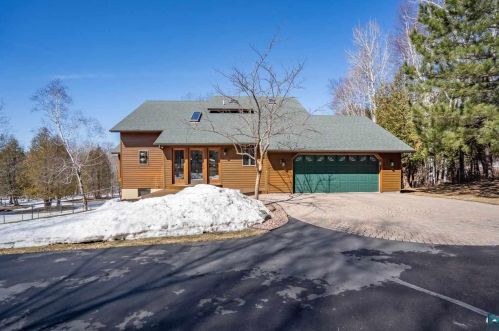 1901 Rice Lake Rd, Duluth MN 55811-4812 exterior