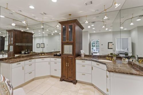 1165 Conway Dr, Atlanta GA 30327-3535 exterior