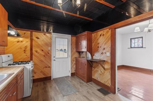 10 Amherst Ave, Pittsburgh PA 15229-1536 exterior