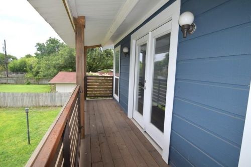 7513 Carriage Dr, Austin TX 78752-1401 exterior