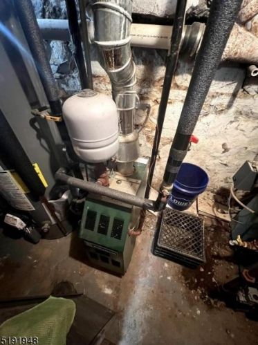 22 Seeley St, Paterson NJ 07501-3112 exterior