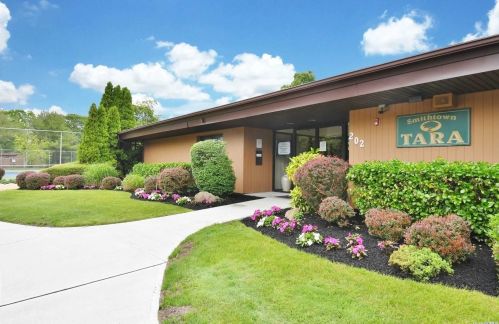 51 Ashley Cir, Commack, NY 11725-4645