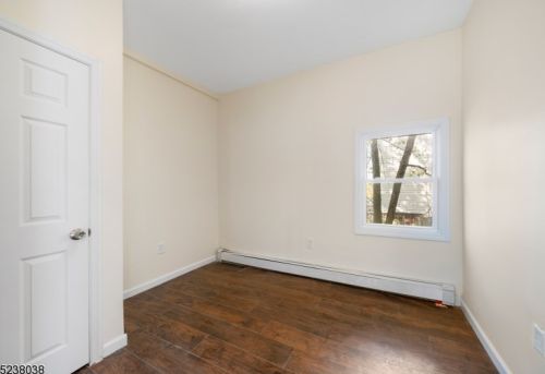 19 Montrose Ter, Irvington NJ  07111-3821 exterior