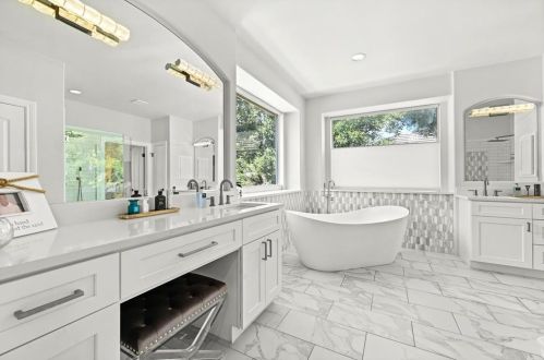 4332 Canoas Dr, Austin TX 78730-1407 exterior