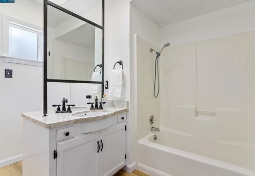 1519 Heartwood Dr, Concord CA 94521-1939 exterior