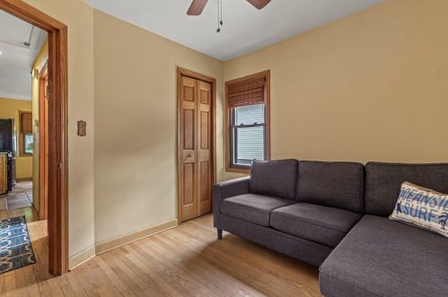 1933 95, Milwaukee WI 53227-1415 exterior