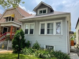 7038 Paulina St, Chicago, IL 60626-2725
