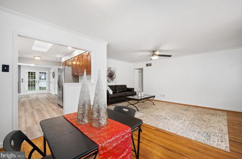 236 Memorial Ave, Tavistock NJ 08033-2952 exterior