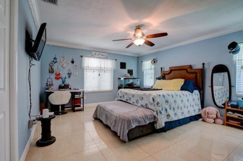 8470 Mizzen Dr, Boynton Beach FL 33472-2721 exterior