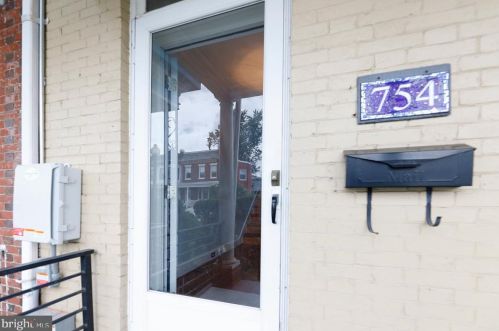 754 Newton Pl, Washington DC  20010-1514 exterior