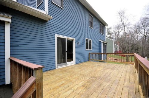 100 Pierce Blvd, Windsor CT 06095-1787 exterior