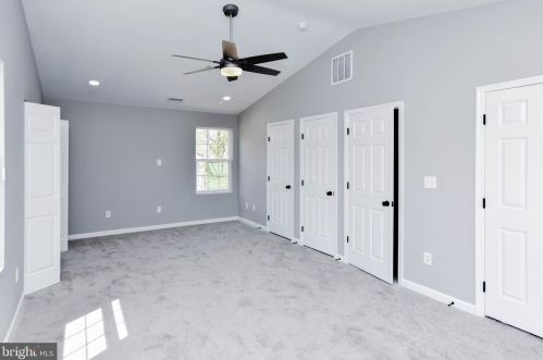 5220 Astor Pl, Washington DC  20019-6447 exterior