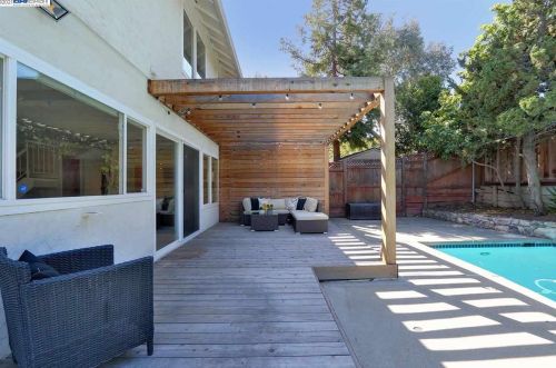 4410 Black Walnut Ct, Concord CA 94521-4320 exterior