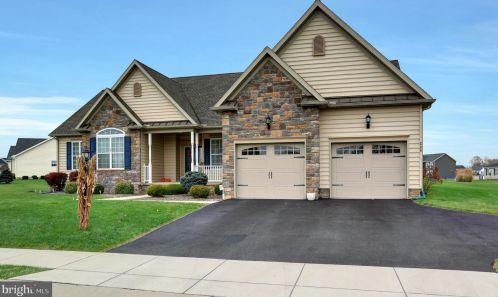 296 Friendly Dr, Hanover, PA 17331