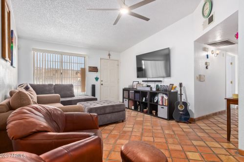 1444 Carson Rd, Phoenix AZ  85041-6711 exterior