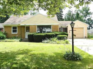 2220 Golfview Ave, Kalamazoo MI  49001-5282 exterior