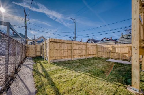 5527 Haddon Ave, Chicago IL  60651-2702 exterior