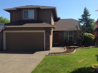 802 Whitetail Deer St, Salem, OR 97304-3674