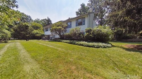 23 Peru St, Edison NJ  08820-2625 exterior