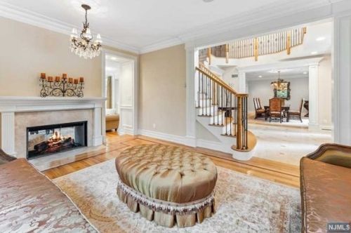 44 Central Ave, Demarest NJ  07627-1623 exterior