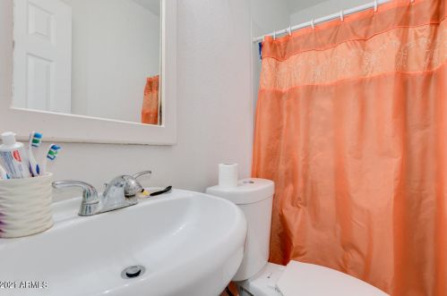 4419 Earll Dr, Phoenix AZ  85031-3821 exterior