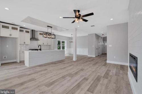 393 Hoover Ave, Berkeley Township NJ 08721-2866 exterior