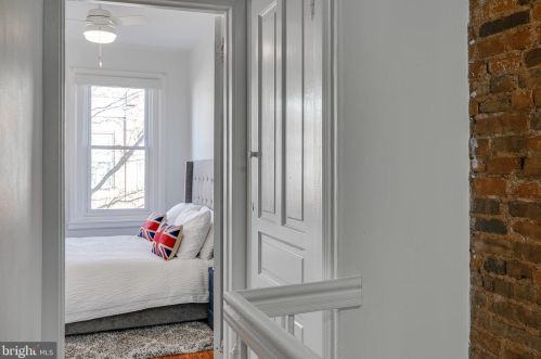 886 Bucknell St, Philadelphia PA 19145-3214 exterior