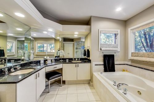 322 Kenmore Ave, Elmhurst IL 60126-3518 exterior