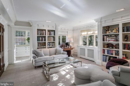 2446 Kalorama Rd, Washington DC 20008-1625 exterior