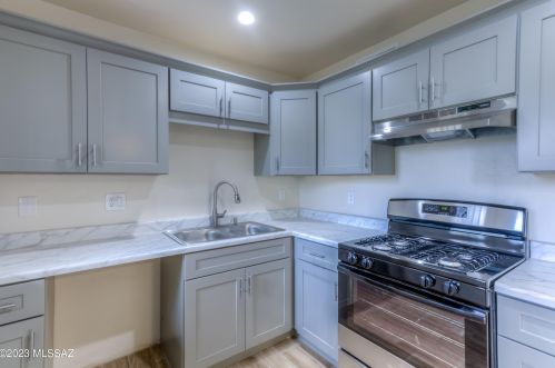 2943 17 St, Tucson AZ 85719-6948 exterior