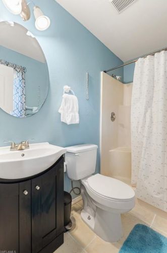 765 8 St, Naples FL 34120-0411 exterior