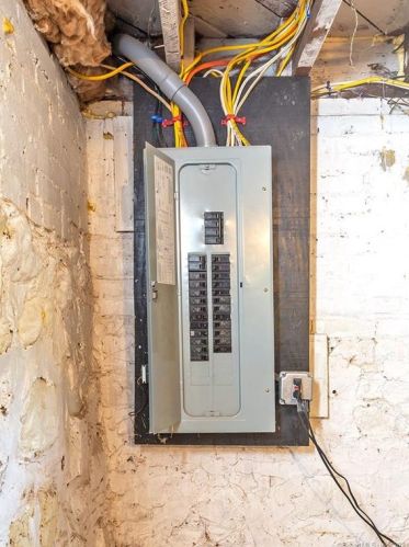 5 Commonwealth Ave, New Britain CT  06053-2913 exterior