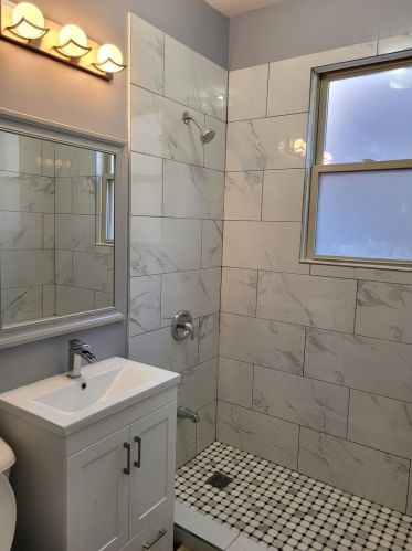 735 Ridgeway Ave, Chicago IL 60618-1010 exterior