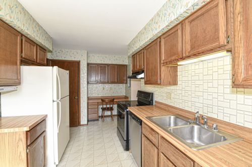 4917 Imperial Cir, Milwaukee WI 53220-4627 exterior