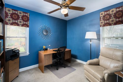 906 Mdw Pl, Milwaukee WI 53217-5737 exterior