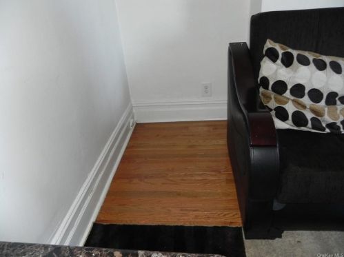 1847 Holland Ave, Bronx NY 10467-8304 exterior