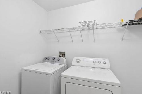 1006 Robin Ct, Green Brook NJ 08812-1737 exterior